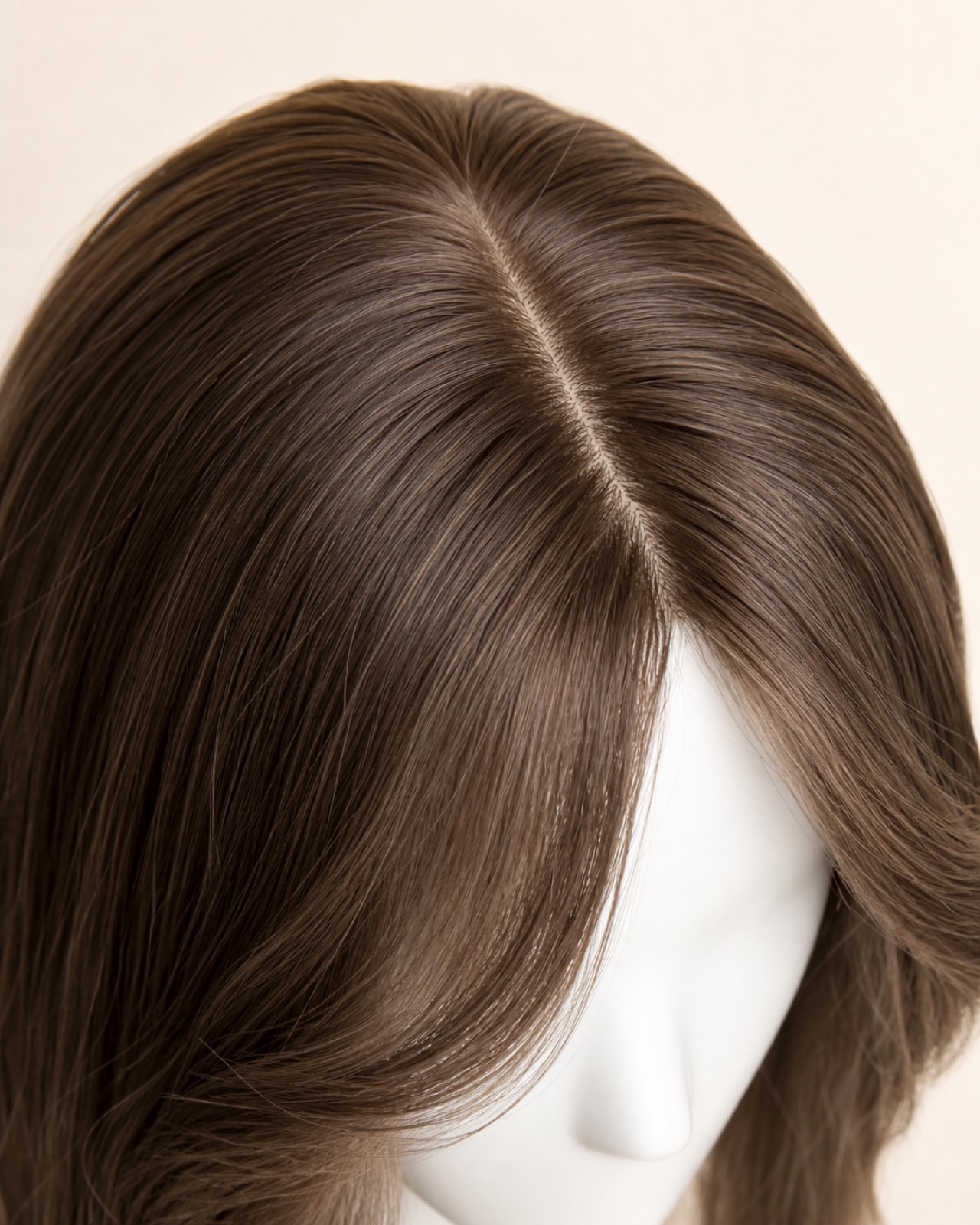 Close-up concept of the parting and layered synthetic fibre